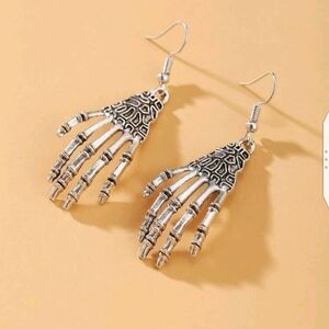 🆕 SKELETON HANDS DROP EARRINGS